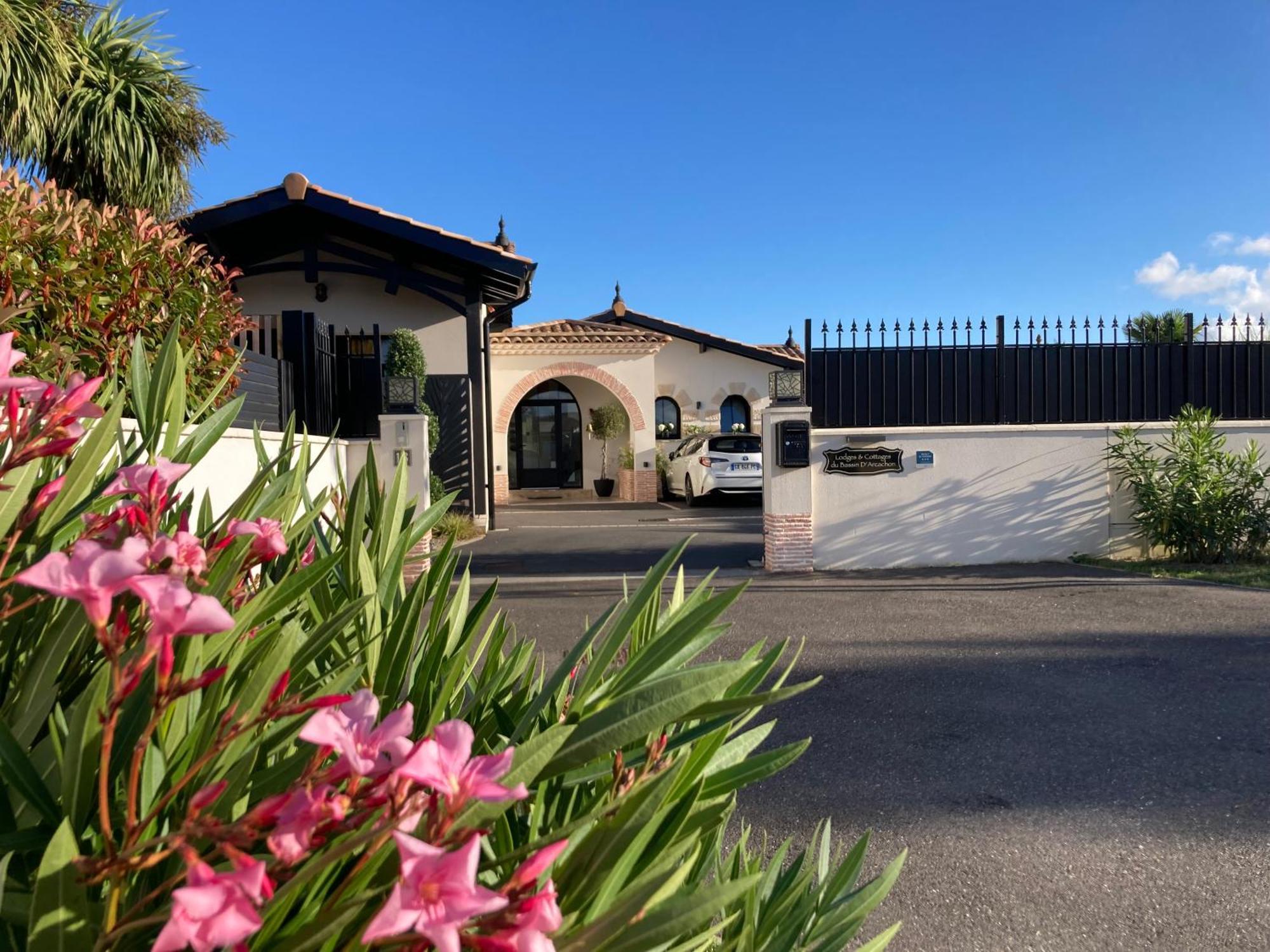 Hotel Particulier- Les Cottages Du Bassin D'Arcachon -Petit-Dejeuner Sur Demande Gujan-Mestras Exterior foto